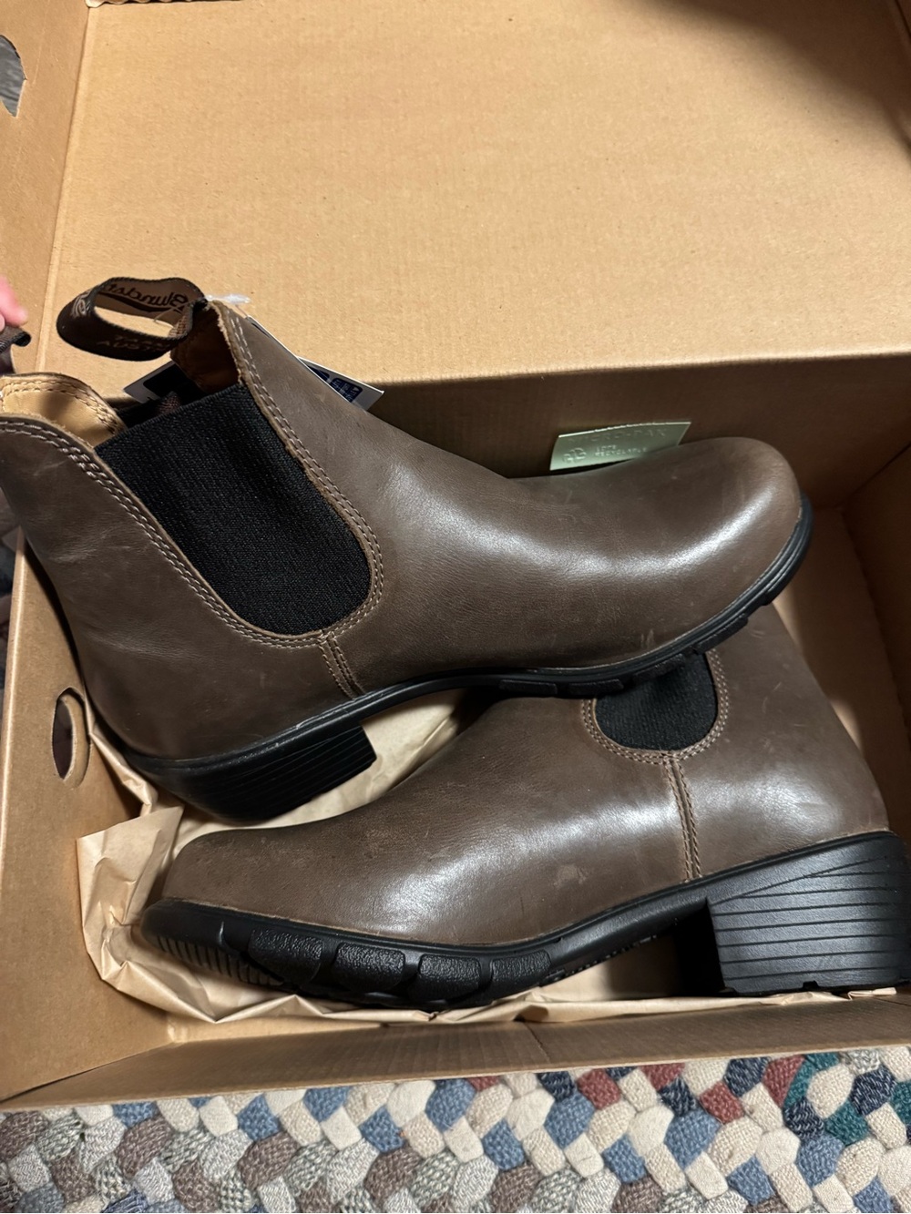 Blundstone Women's Chelsea Ankle Boots in Brown with Black Elastic